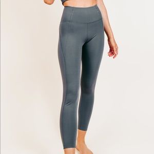 GUC - Girlfriend Collective Smoke 7/8 size M